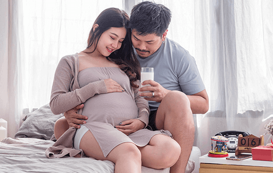 pregnancy and husband sweet moments